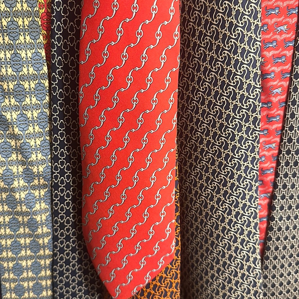 Hermes Red Blue chain tie elegant